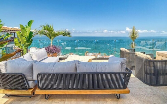 Luxury 1 BR Condo in Romantic Zone - Infinity Pool