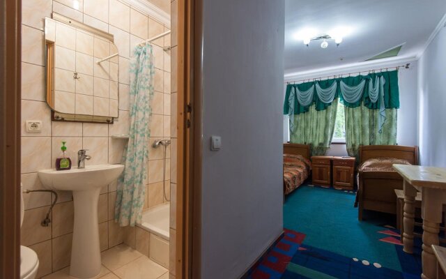 Leoton Hotel