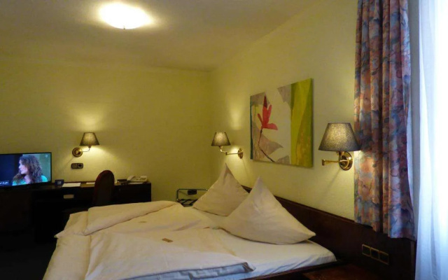 Central Hotel