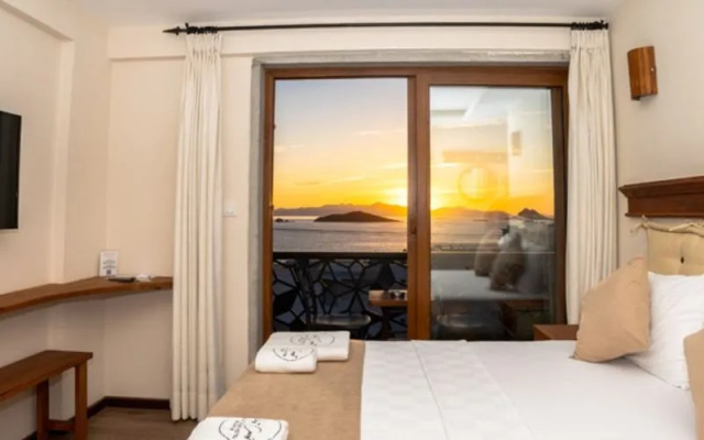 West Coast Otel