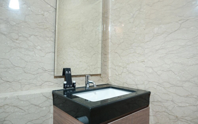 Luxurious 1BR @ L'Avenue Apartment near Sampoerna Universitas