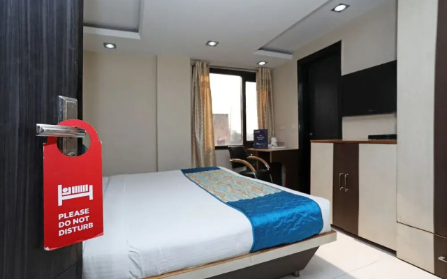 Oyo 10937 Hotel Balsons Continental