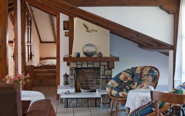 Kamares House Apartments & Studios