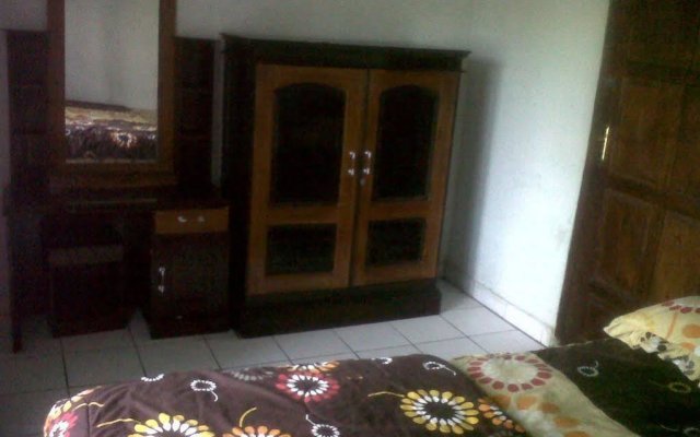 Banyuwedang Home Stay