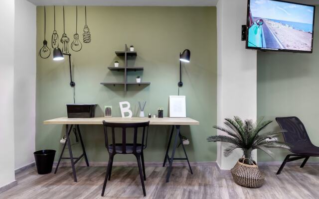 Autonomous House in the heart of Plaka