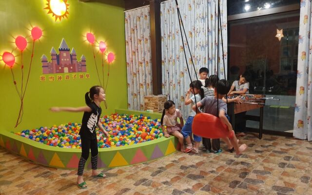 Honeysuckle Family Castle