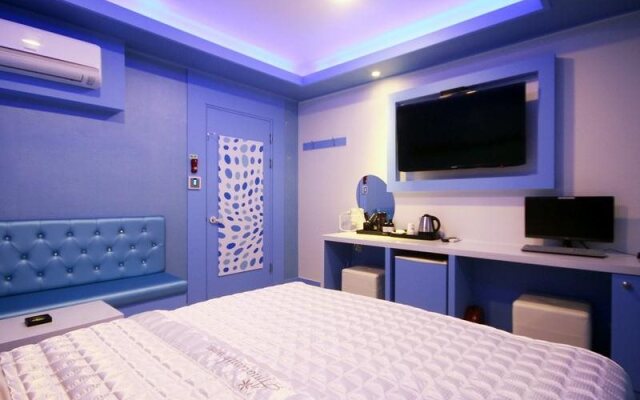 Amaranth Tourist Hotel