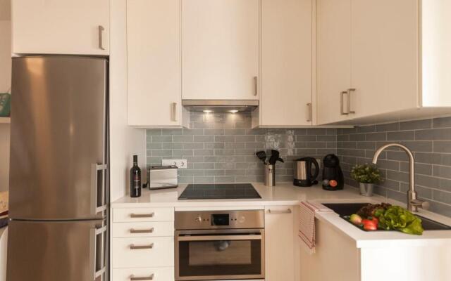 Lets Holidays Centric House with Parking