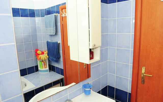 Colourful Apartment in Dalmatia With Furnished Balcony