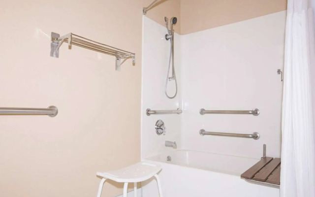 Red Lion Inn & Suites McMinnville