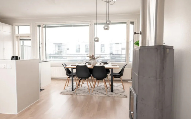 2ndhomes Stunning Penthouse with Sauna