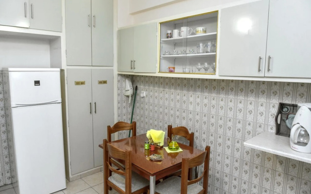 Cozy & Spacious Apartment in Central