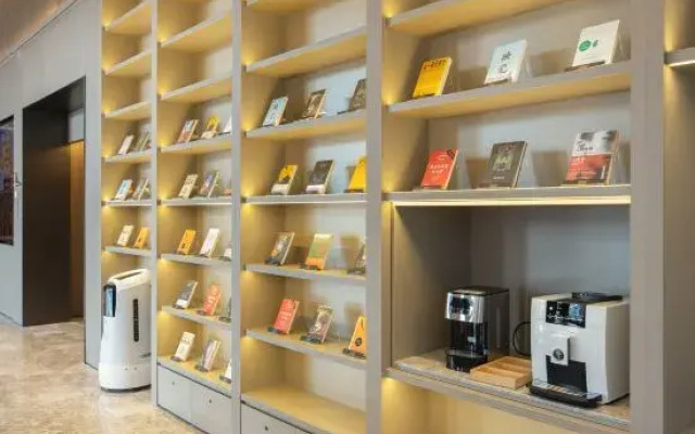 Seasons Hotel (Yancheng century avenue Yongning Automobile City Branch)