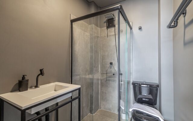 Akile Homes experiences Geek