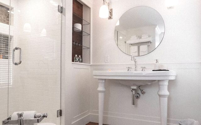 The Deacon & James Pharmacy B&B