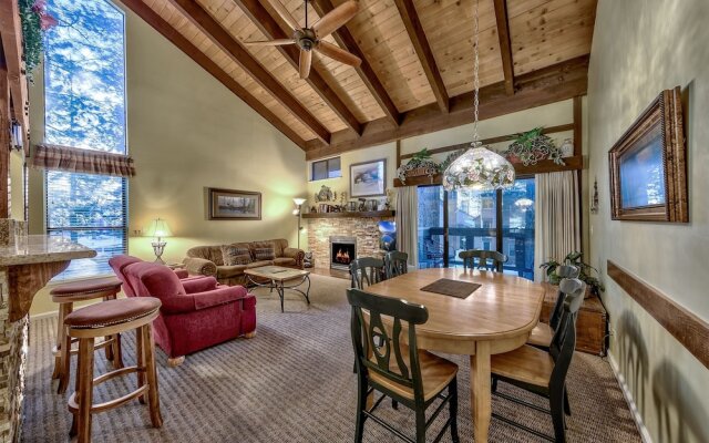 Newly Remodeled 2 Bedroom Townhome With Loft Townhouse by RedAwning