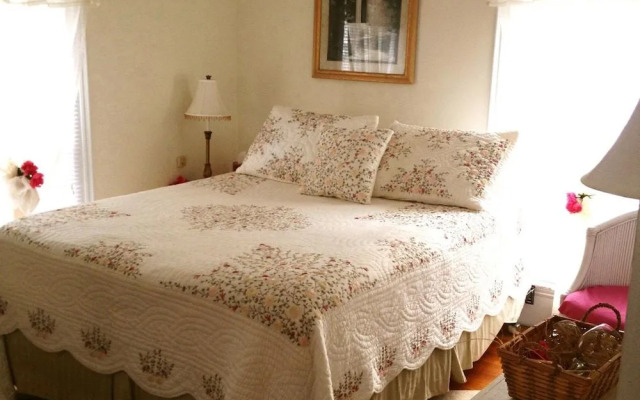 18 Vine Inn & Carriage House