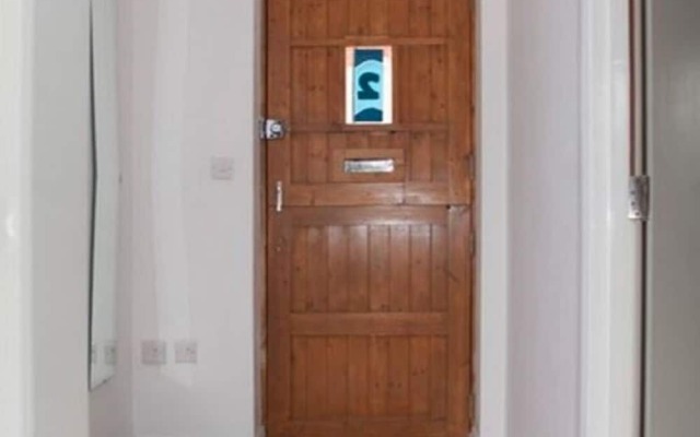 Cosy Holiday Home in Gloucester Near Museum and Cathedral