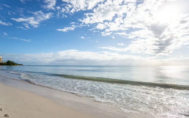 Casa Lanai 4 Bedroom Condo by RedAwning