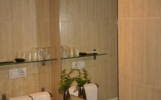Suites Pamplona Plaza