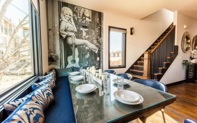 Broadway Getaway-rooftop Patio-mins to The Gulch