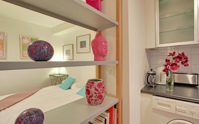 S09278 - Studio with patio for 3 people, Grand Boulevards