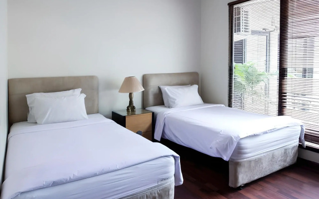 Arimbi Pejaten Suites