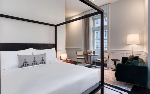 Dorothea Hotel, Budapest, Autograph Collection