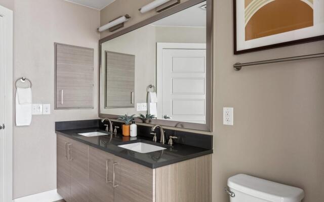 Denver | Spacious 2BD/2BA Riverfront Apartment