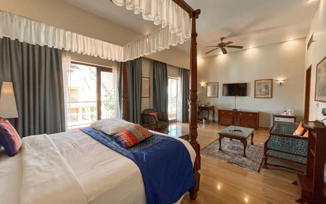 Acron Candolim Regina