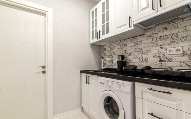 Centrally Located Apartment With Backyard in Sisli