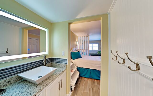 122 Sea Breeze - Sutdio Condo