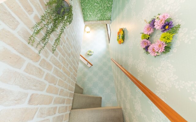 Martians Hotel Hayakawa