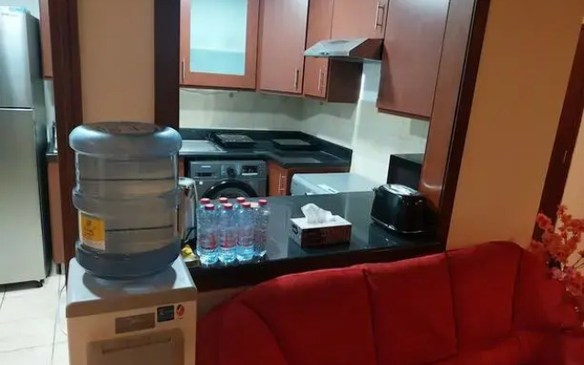Urban Panda Hostel JBR Dubai
