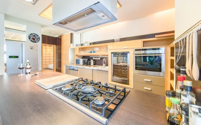 Venus Apartments - Parliament I