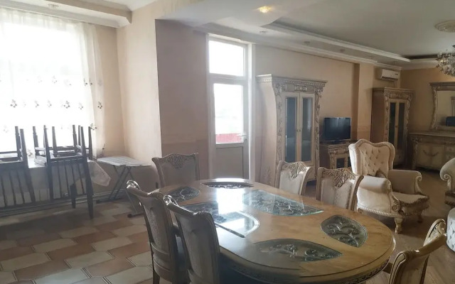 Apartment 3 rooms 6 Bakuvi