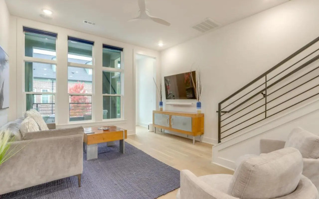 Near Downtown: Luxury Townhome in Bentonville!