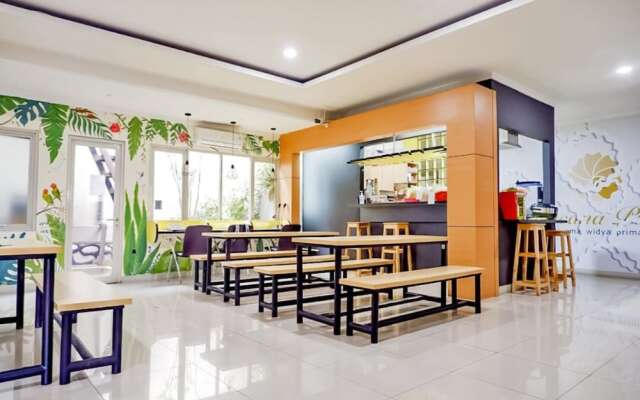 OYO Life 93383 Wisma Kencana Puteri