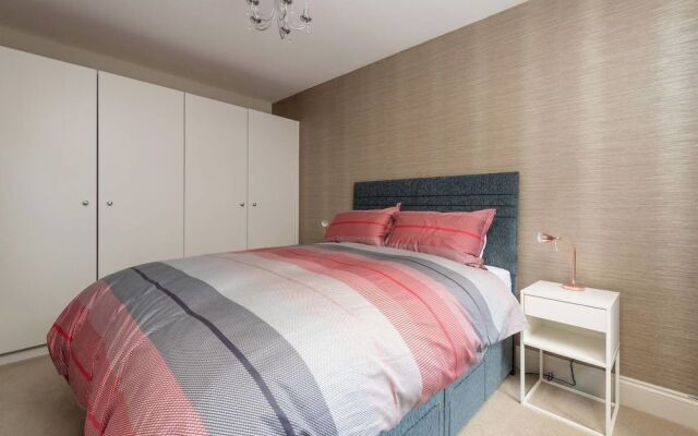 JOIVY Super Central Luxury Edinburgh Apartment