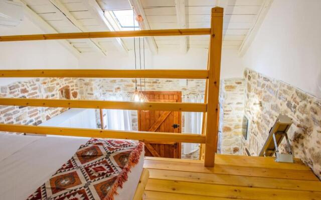 Lavrio stone house 5 min from the centre/port - фото 4