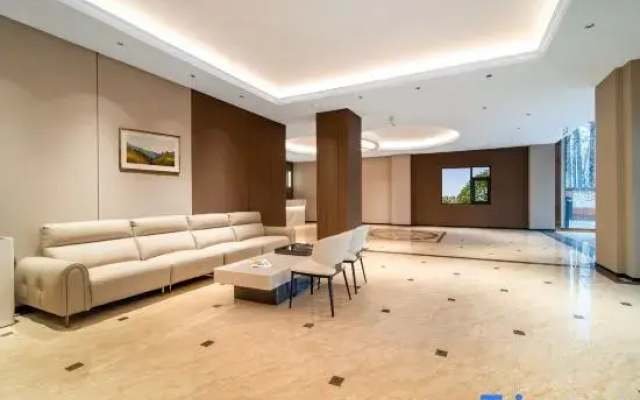 Ruiyuan Lanjing Hotel (Xinyang Nanhong Plaza)