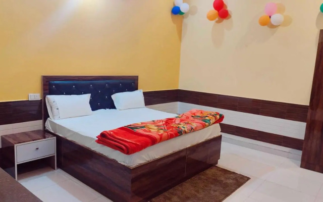 Pop Hotel Brijwasi Inn