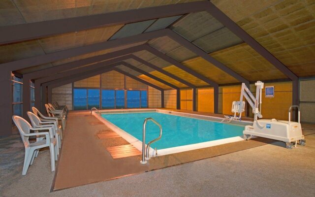 Red Roof Inn & Suites Newburgh – Stewart Airport/ West Point