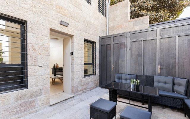 The Pearl of Nachlaot Apartments