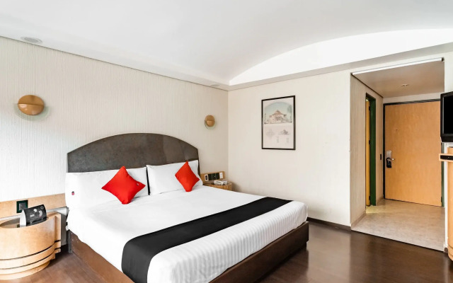 Capital O Andrade, Mexico City