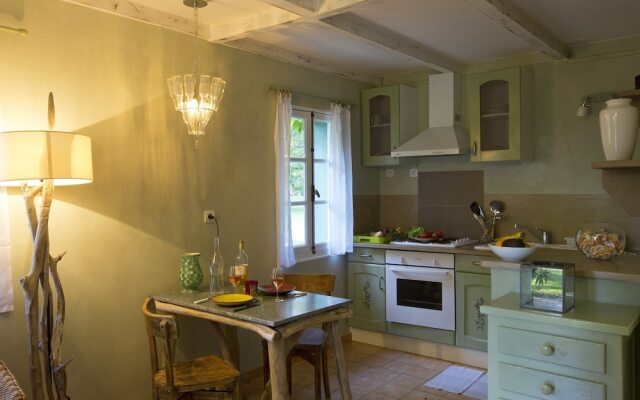 Domaine de Rhodes - Locations de Vacances / Vacation Rentals