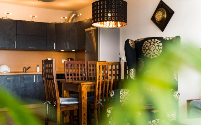 Comfy condo & FREE parking