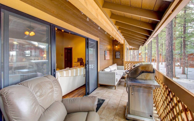 Near Golfing & Hiking: Pinetop Vacation Rental!