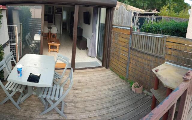 Aigues-Mortes - Agreable T.2 - (+ de 40m² )