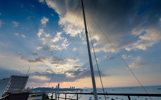 Deep Blue Z10 Pattaya